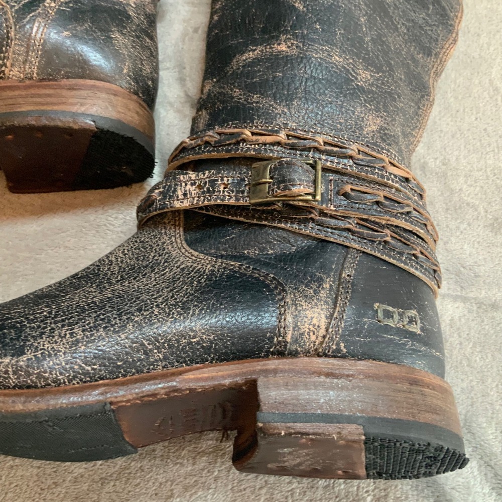 Bed|Stu Eva Distressed Black Lux Leather Knee High Harness Boot Vibram Sole Sz 9 - Picture 10 of 13